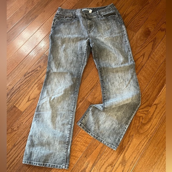 Chico’s Platinum Denim Ultimate Fit Barely Flare Gray Alkaline Jeans Chico 2 =12 - Picture 1 of 12